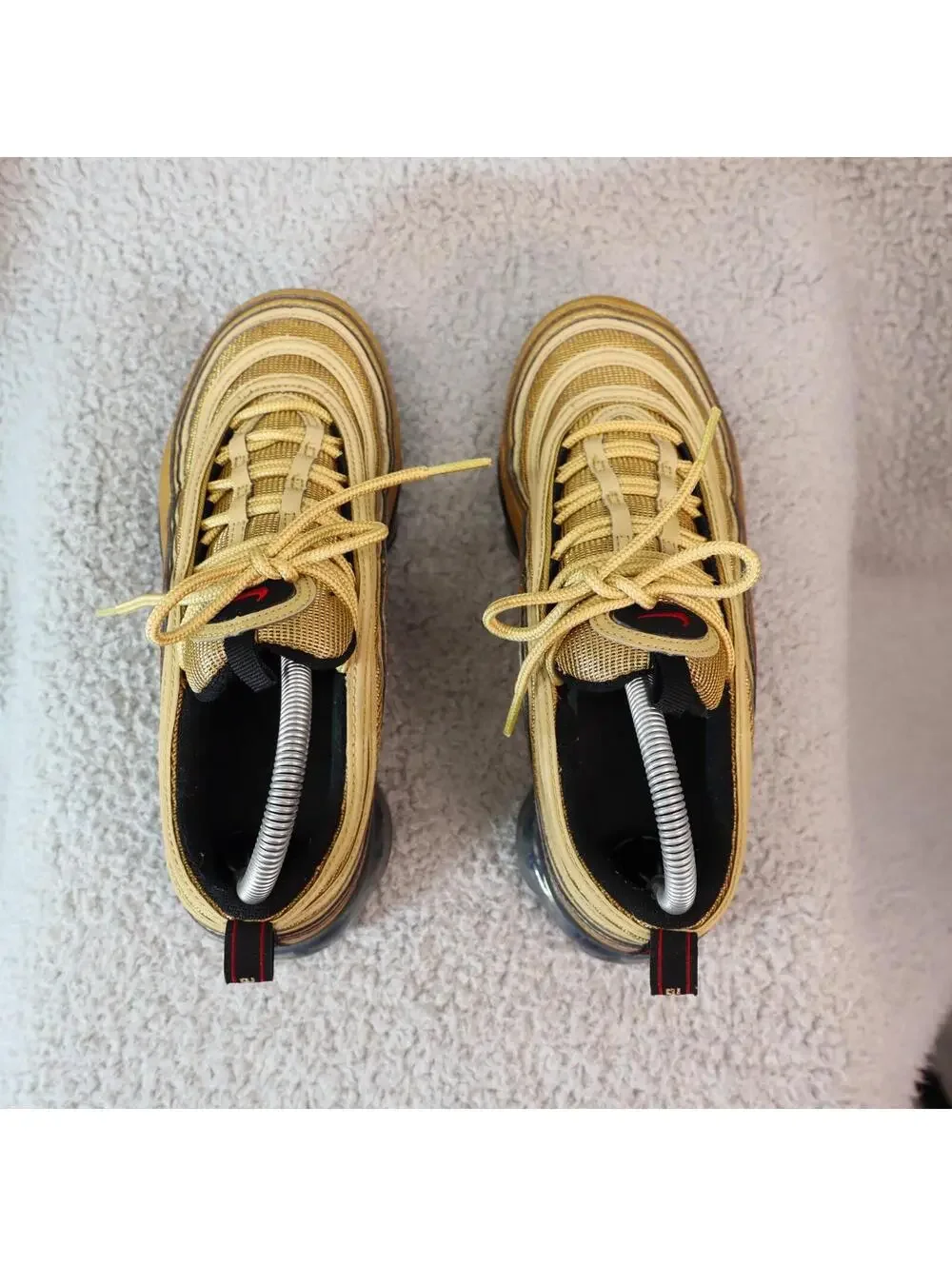 Nike Air Vapormax 97 GS Boys Size 6Y Gold AQ2657-700